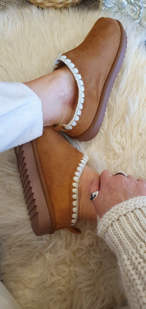 Stitched Edge Mule Slipper - Chestnut