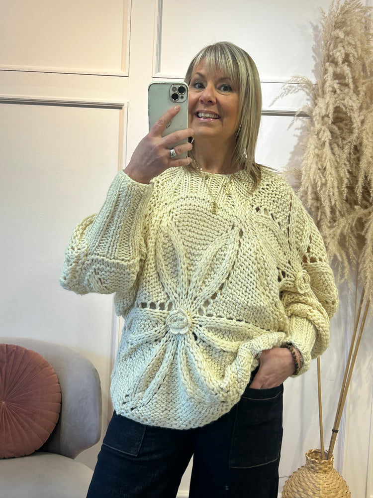 Chunky Knit Flower Pattern Jumper - Cream