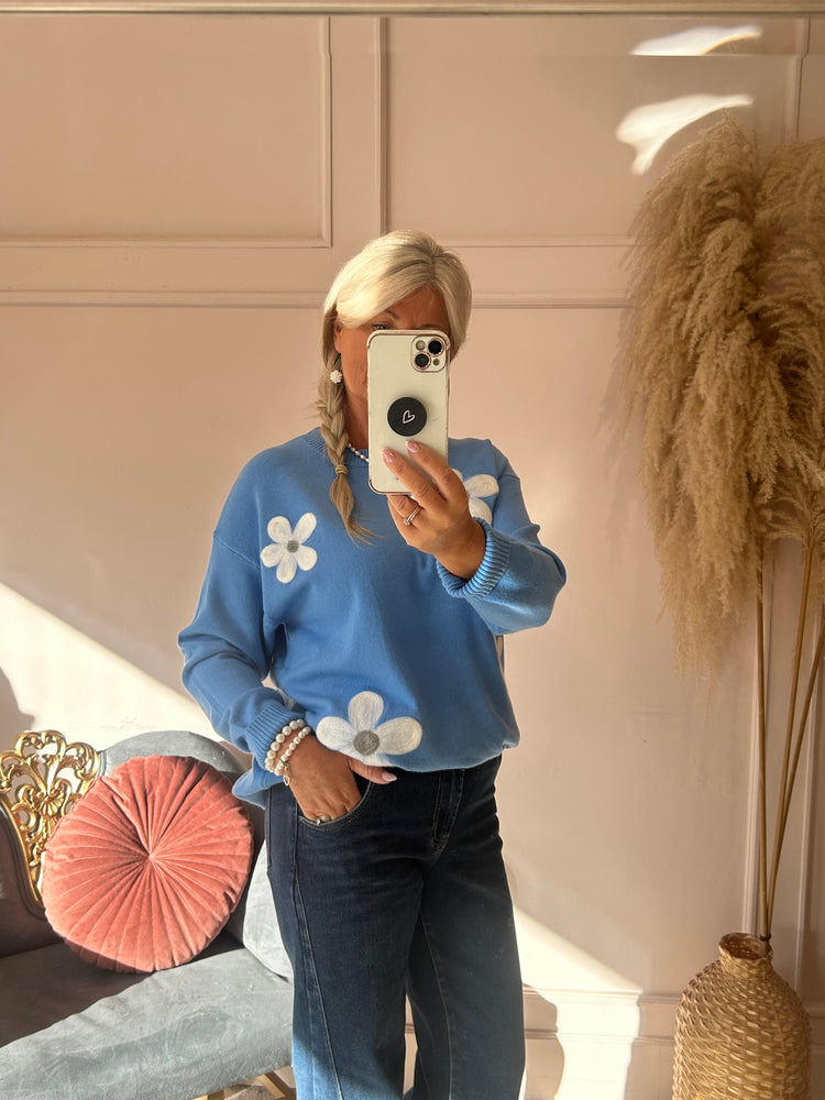 Cream Daisy Design Jumper - Cornflower Blue